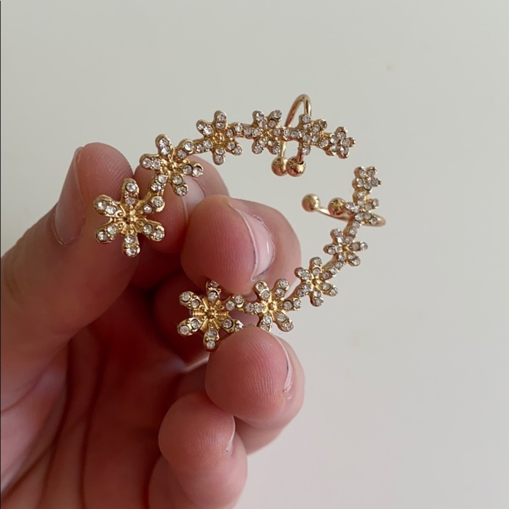 Gold climbing earrings NEVER WORN
